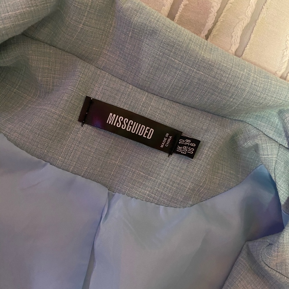 Blazer - Picture 2 of 2